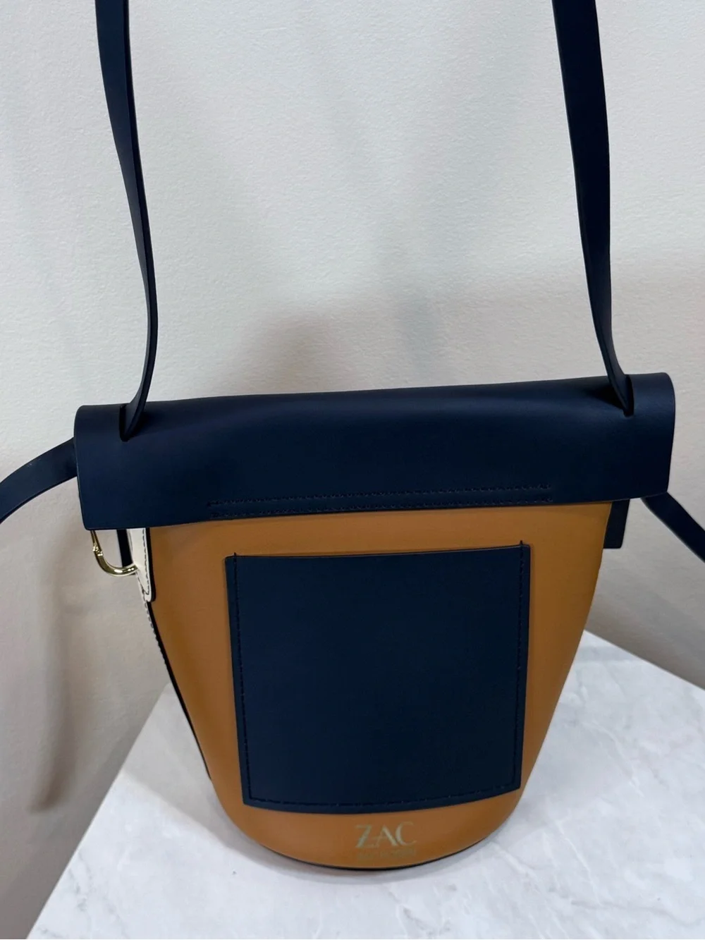🔥Zac Posen Women’s Navy and Cream Two-Tone Shoulder Bag EC🔥
